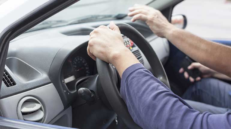 Συνελήφθη δάσκαλος οδήγησης για δωροδοκία – Τον «έδωσε» ο μαθητής του